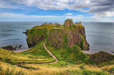 Aberdeen castles & whisky distillery tour: Private group day trip