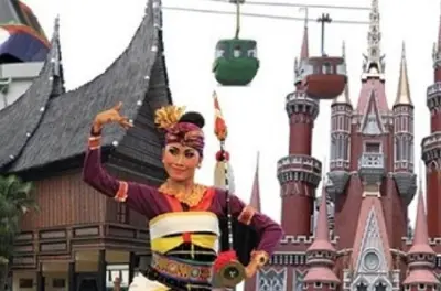 Jakarta guided tour: Old Town, Monas & Wayang Museum