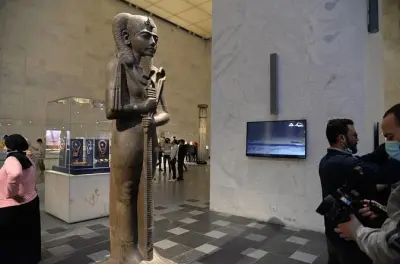 Tour de un día en El Cairo: Museo egipcio y paseo en feluca