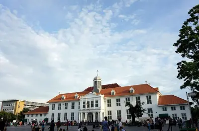 Jakarta Highlights Tour: National Monument & Kota Tua