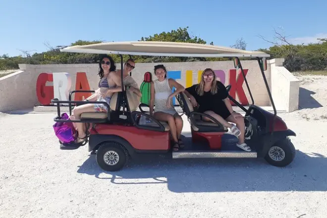 Explorez Grand Turk en voiturette de golf en toute liberté