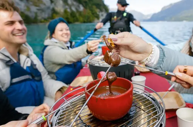 Fondue de chocolate y paseo guiado por la tarde en lago Brienz