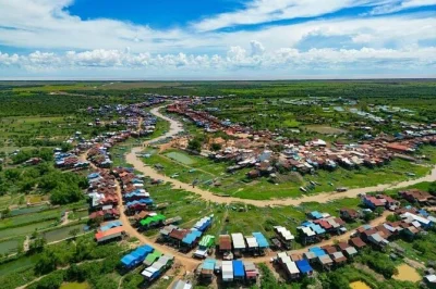 Découvrez la campagne cambodgienne avec une demi-journée à kampong khleang depuis siem reap, incluant une balade en bateau sur le lac tonle sap, un guide local et tous les frais d’entrée.