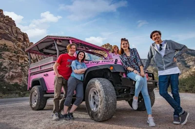 Siente el viento del desierto en un tour en jeep 4x4 por red rock canyon desde las vegas, con aventura off-road en rocky gap, colores de calico hills y relatos de un guía local. incluye recogida en h