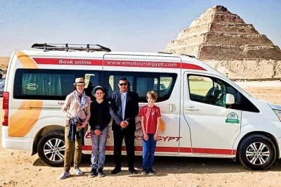 Parti da cairo o giza senza pensieri: trasferimento privato in aeroporto con autisti locali esperti e ritiro direttamente in hotel. prenota quando vuoi per una partenza senza stress.