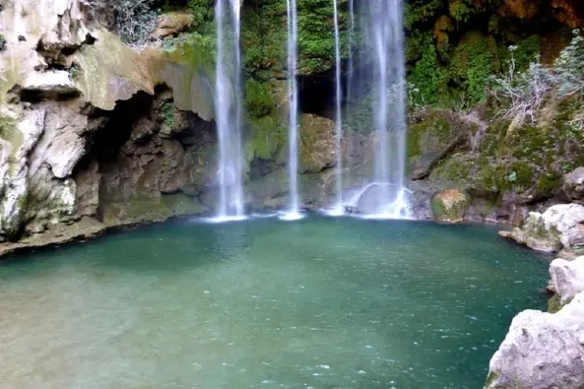 Cascate di Akchour e ponte di Dio da Chefchaouen: Trekking guidato