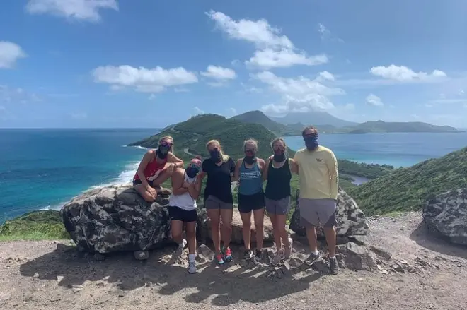 Conducción de ATV en St Kitts: Senderos off-road y playa