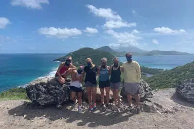 Conducción de ATV en St Kitts: Senderos off-road y playa