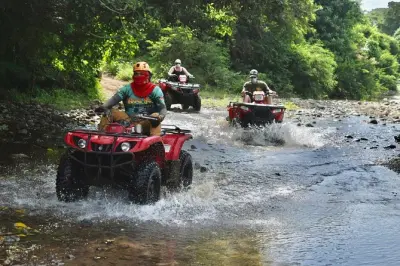 Ziplining und ATV-Tour durch 140 Jahre alte Agavenfelder bei Osuna