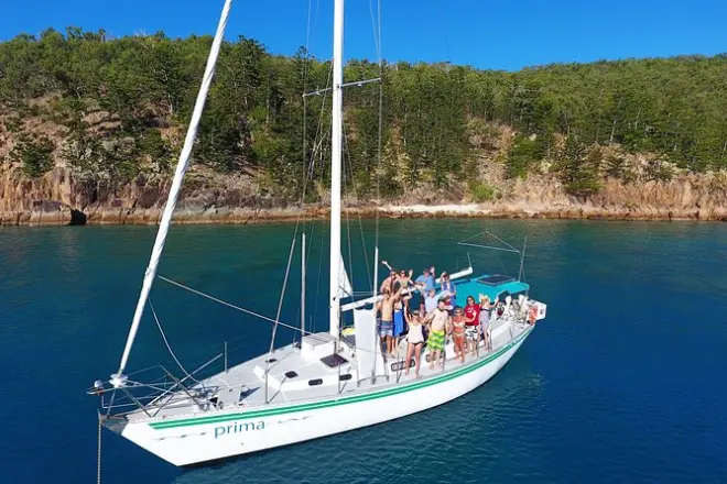 Whitsundays in barca a vela con piccolo gruppo da Airlie Beach