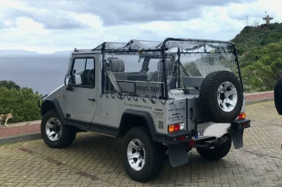 Madère, villages typiques, poncha, plateforme en verre de cabo girão : laissez-vous guider en voiture vintage pour une matinée détente à deux.
