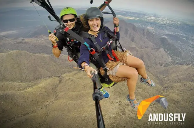 Paragliding Mendoza: 50-min flight from Cerro Archo with instructor