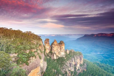 Scopri il tramonto alle blue mountains, avvista canguri selvatici e evita la folla di sydney con un pickup tardivo. include passeggiate guidate e commenti esperti locali.