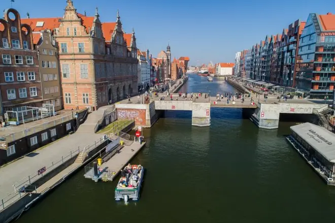 Motlawa River cruise Gdańsk: Medieval monuments tour