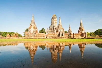 Erkunde die alten ruinen von ayutthaya und die prächtigen gärten des bang pa-in palastes bei einer privaten tagestour ab bangkok – inklusive hoteltransfer, mittagessen und lokalem guide.