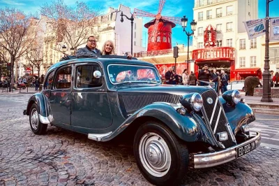 Descubre parís en un citroën clásico con conductor local, visita montmartre, torre eiffel y barrio latino, y haz paradas para fotos. incluye recogida.