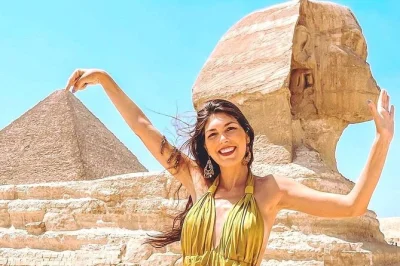 Découvrez les pyramides de gizeh sous le soleil du désert, approchez-vous du sphinx, explorez le grand musée Égyptien et savourez un déjeuner typique, guidé par un égyptologue passionné.