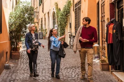 Descubra roma com um guia local apaixonado—explore trastevere, praças secretas, vielas de artesãos e o ghetto judaico. início flexível e busca no hotel incluída.