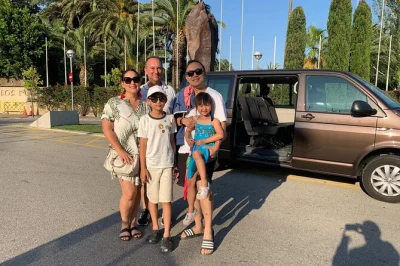 Explore as ruas medievais de girona, caminhe pelos penhascos da costa brava e relaxe em vilarejos de pescadores—tour privado saindo de barcelona com guia local e transfer incluso.