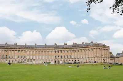 Tour a piedi di Bath: Terme romane, Royal Crescent e angoli nascosti