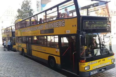 Bus touristique hop-on hop-off à Nuremberg avec audio guide
