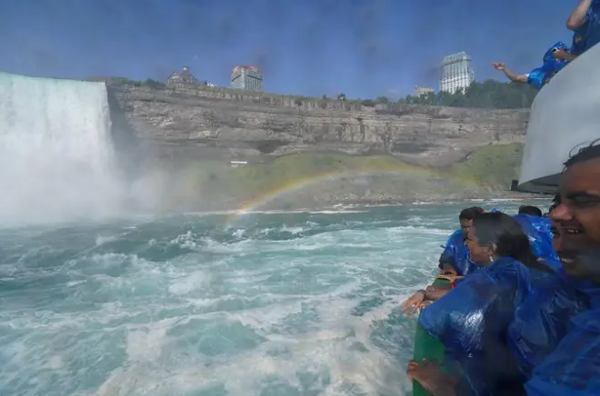 2-Day Niagara Falls Tour from Boston: Night & Day Views