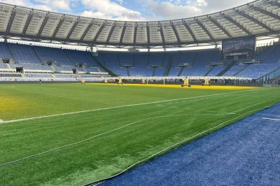 Sinta a energia do estádio olímpico de roma, caminhe pelo túnel dos jogadores, explore as estátuas de mármore do foro italico e ouça histórias de futebol com um guia local. entrada incluída.