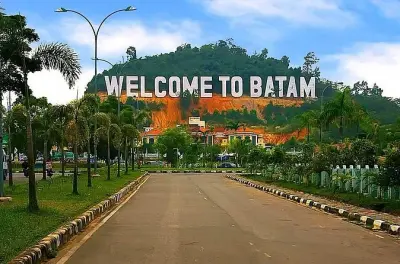 Tour por Batam: Templos, puente y degustación de café