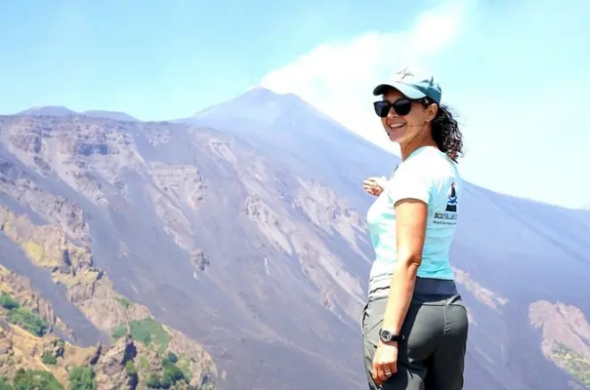 Mount Etna hiking tour Sicily: Extinct craters and valley views