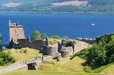 Highlands privés d’Invergordon : Loch Ness et château d’Urquhart