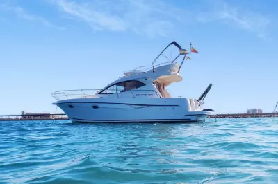 Balade en yacht et baignade en mer près de Torrevieja
