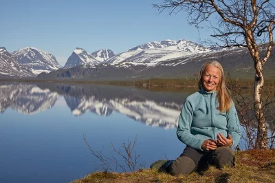 Feel the arctic air in nikkaluokta, meet sami hosts, taste reindeer stew, see kebnekaise & enjoy a guided day trip from kiruna with lunch and pickup included.