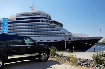 Hamburg Private Tour from Kiel: 6h with Ex-Police Officer
