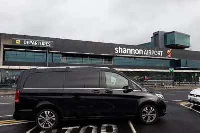 Privater Transfer Shannon–Galway mit Halt an den Cliffs of Moher