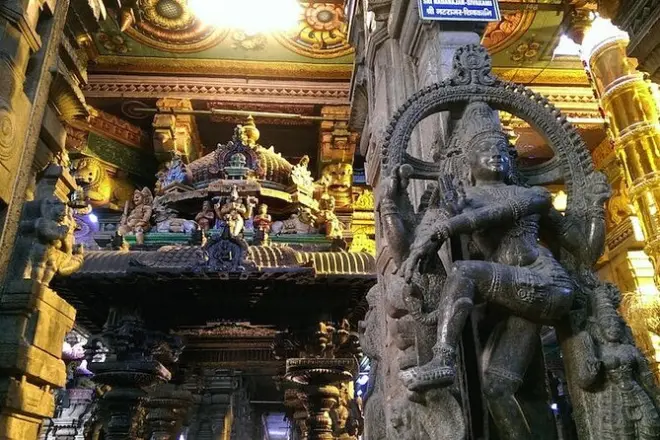 Meenakshi-Tempel Abendliche Palliyarai Pooja mit Guide