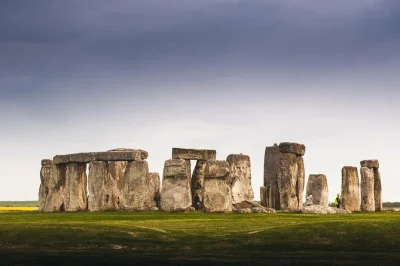 Cambia el ritmo de londres por los páramos salvajes de devon, el misterio de stonehenge y las costas ventosas de cornwall en un tour de 5 días con entradas y desayuno incluidos.