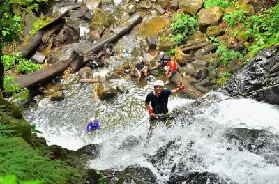 Ziplining and Canyoning near Jaco: 10 cables and 3 waterfalls