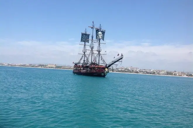 Kemer Pirate Boat Trip: Swim four bays in one day