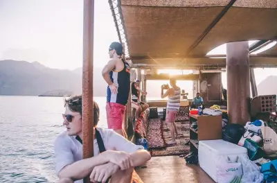 Schnorcheln in Khasab: Dhow-Kreuzfahrt mit Delfinen