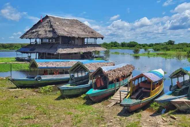 Private Tour in Iquitos: Belén-Markt, Schwimmende Stadt & Amazonas