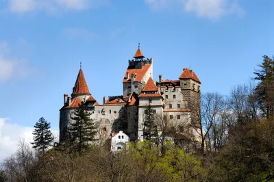 Brasov, bran schloss und rasnov festung entdecken: geführter tagesausflug mit abholung, optional peles schloss besuch und spannenden geschichten.