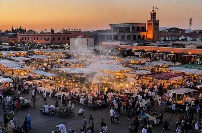 Marrakech depuis Casablanca avec balade à dos de chameau privée