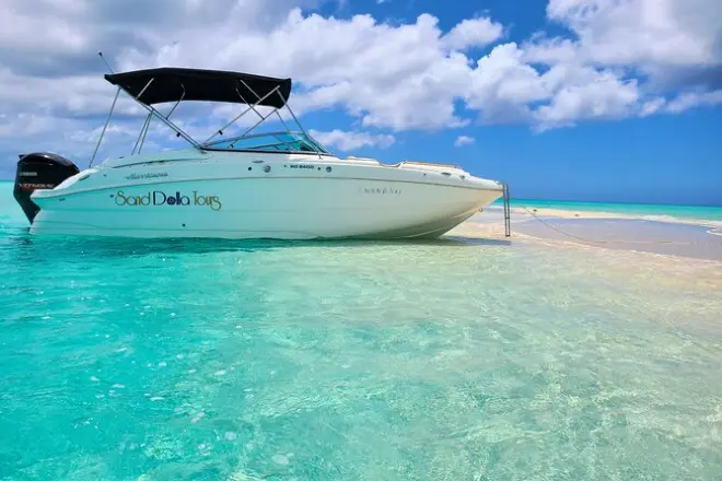 Snorkel en Providenciales: Barco privado con playa Grace Bay
