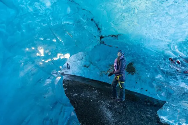 Blue Ice Cave Tour from Jökulsárlón: Super Jeep on Vatnajökull