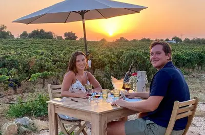 Cena al tramonto per due in vigneto Algarve: Cataplana e vino