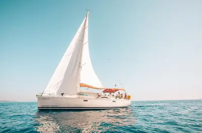 Pakleni-Inseln ab Hvar: Halbtägige Yacht mit Badepausen