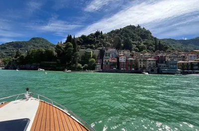 Varenna : Villas du lac de Côme en bateau privé à moteur
