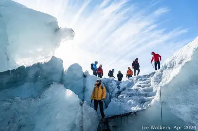 Leichte Wanderung auf dem Sólheimajökull-Gletscher bei Vik