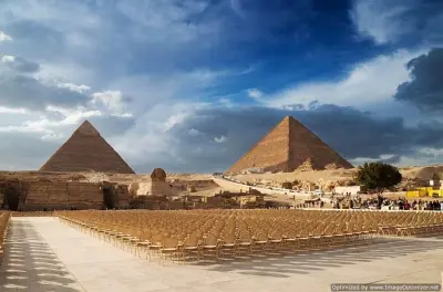 Giza Pyramids & Saqqara tour from Alexandria: Private minivan