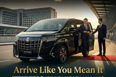 Hong Kong Airport Transfer: Luxury MPV with VIP Meet & Greet